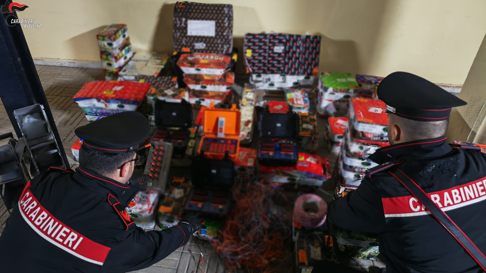 Solofra: vigilia di Natale col botto, i Carabinieri sequestrano 38kg di fuochi pirotecnici e denunciano un 40enne