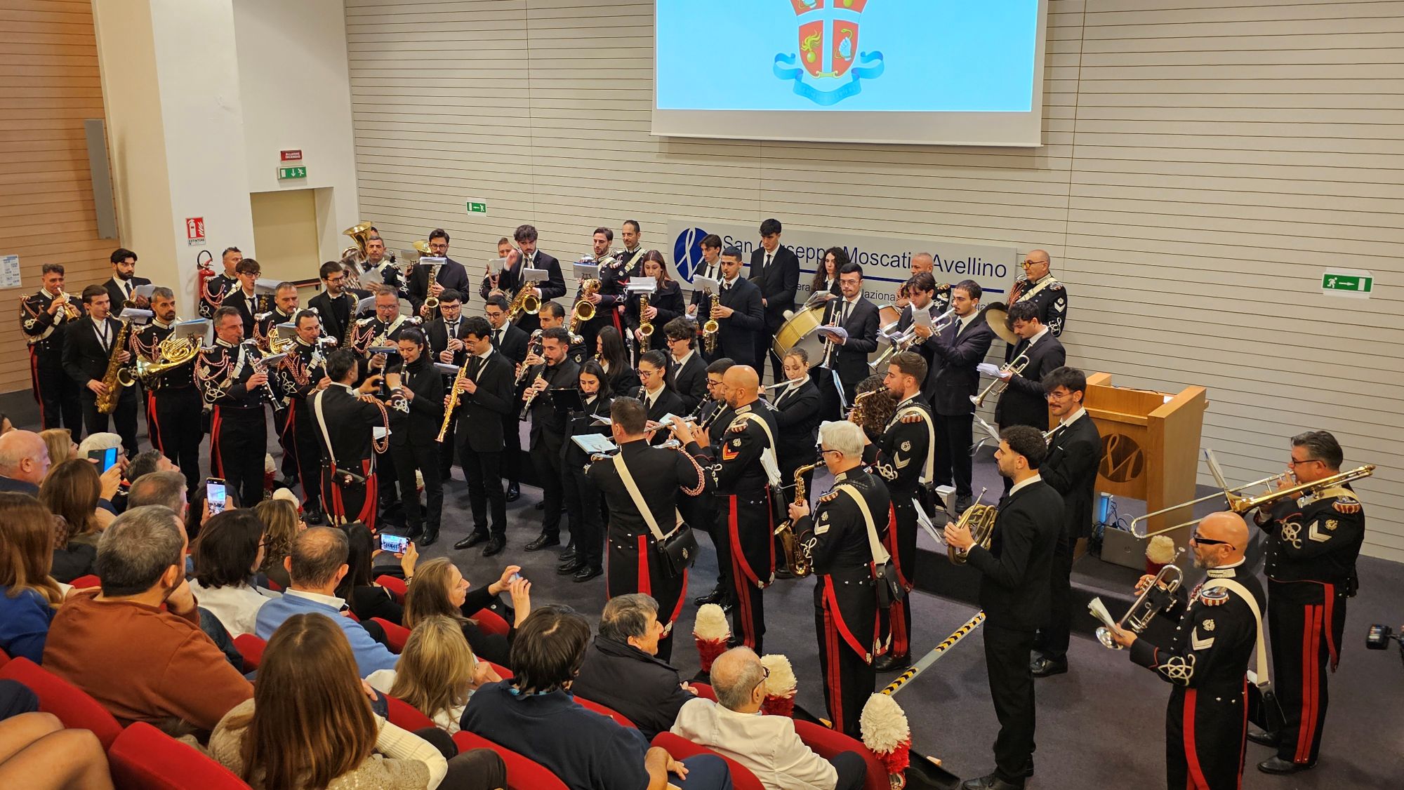 Avellino: Clima di festa all’Ospedale Moscati con il Concerto di Natale della Fanfara dei Carabinieri