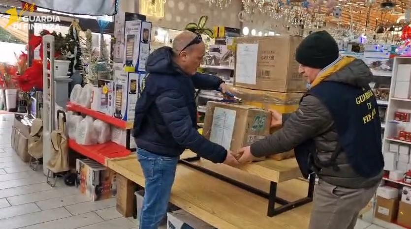 Avellino, sequestrati circa 100mila fuochi d’artificio detenuti illegalmente