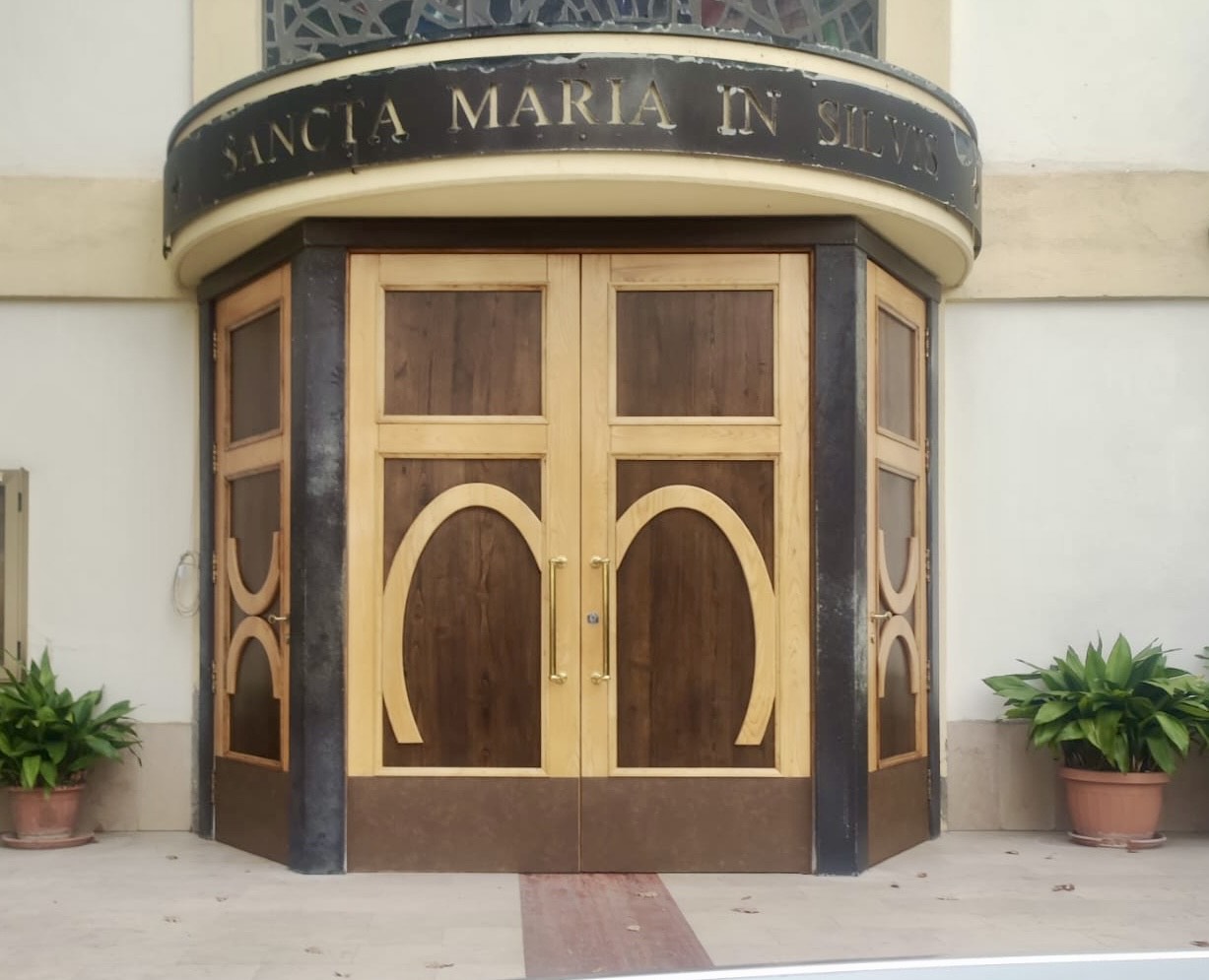 Paupisi, portone ristrutturato per la Parrocchia Santa Maria del Bosco