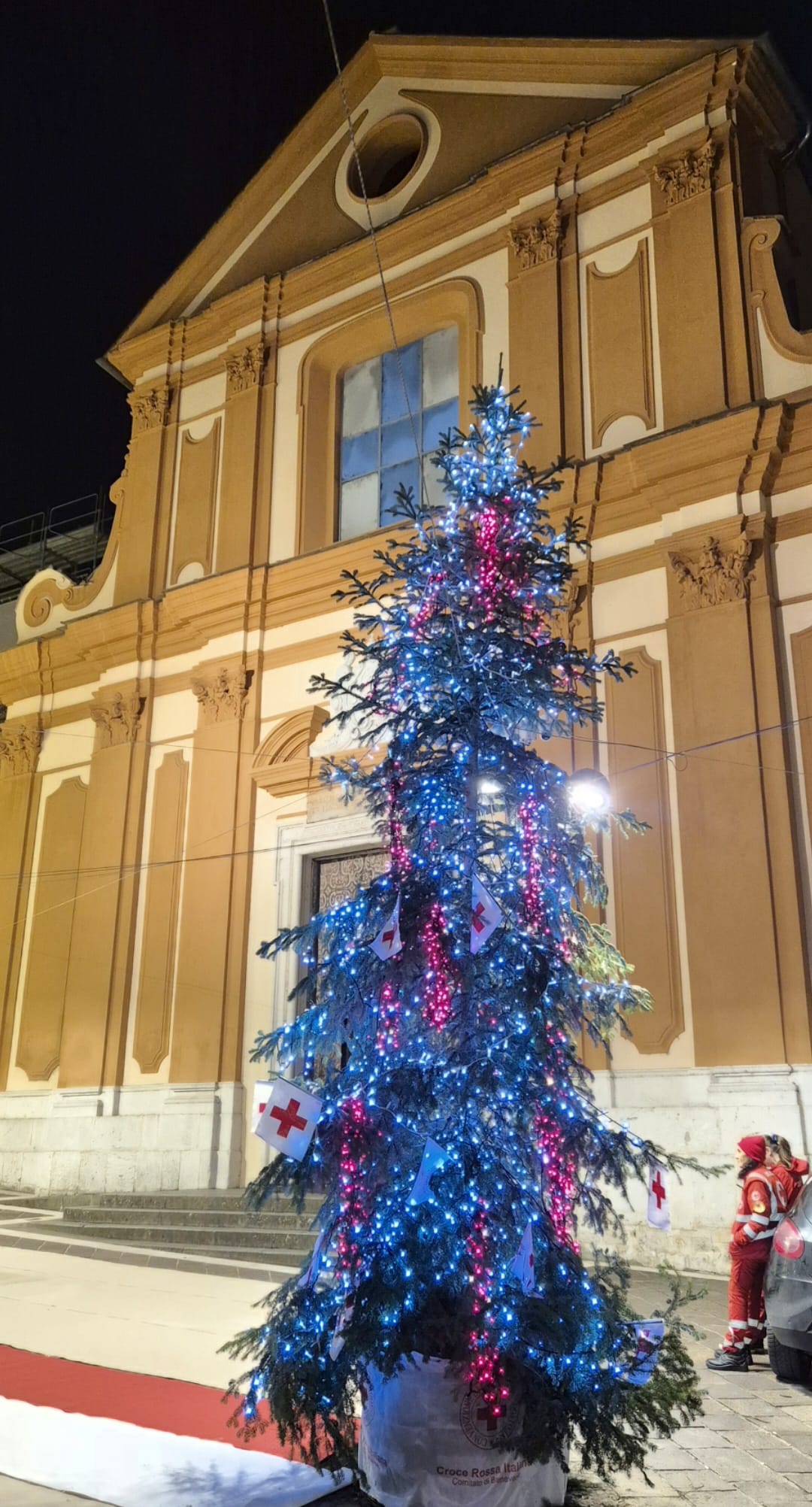 Comunità Montana del Fortore dona albero di Natale alla Croce Rossa di Benevento per i bambini