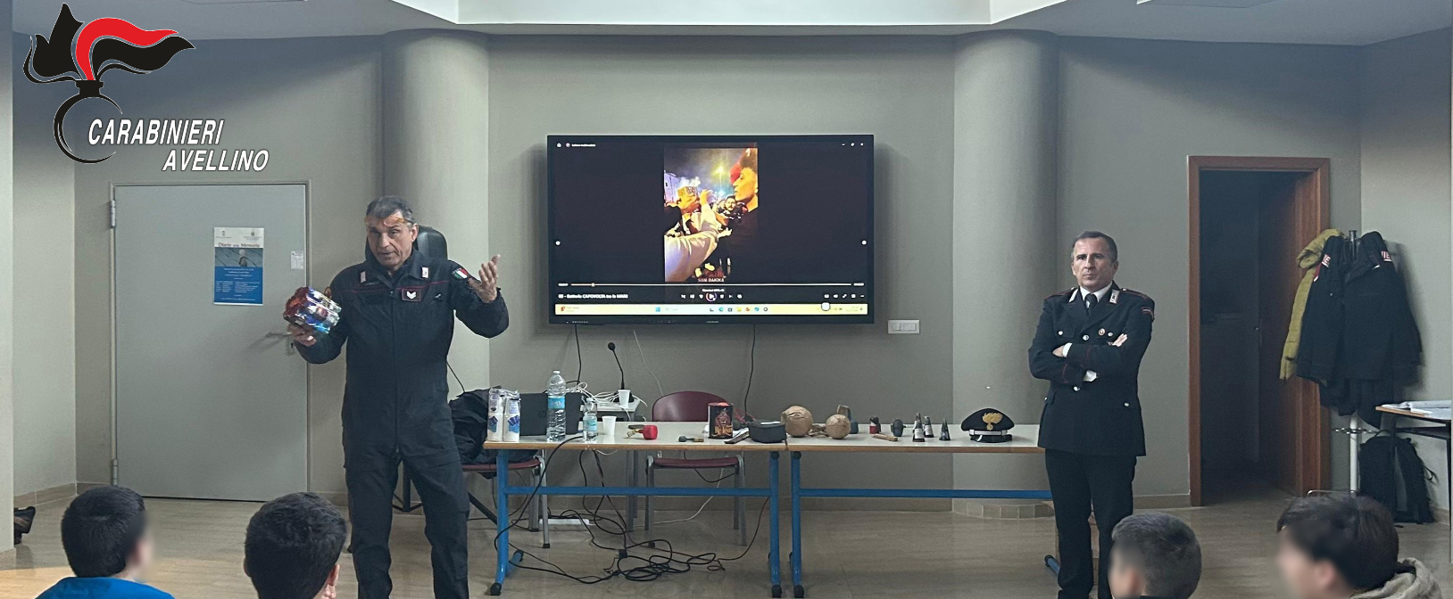 Atripalda, Carabinieri incontrano gli studenti dell’Istituto “De Amicis – Masi” per promuovere la sicurezza nell’uso dei fuochi d’artificio