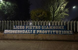In città striscione sul liceo Giannone: omosessualità e prostituzione