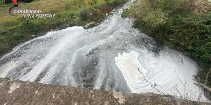 Moiano, caseificio sotto sequestro: schiuma bianca nel torrente Isclero, denunciate due persone