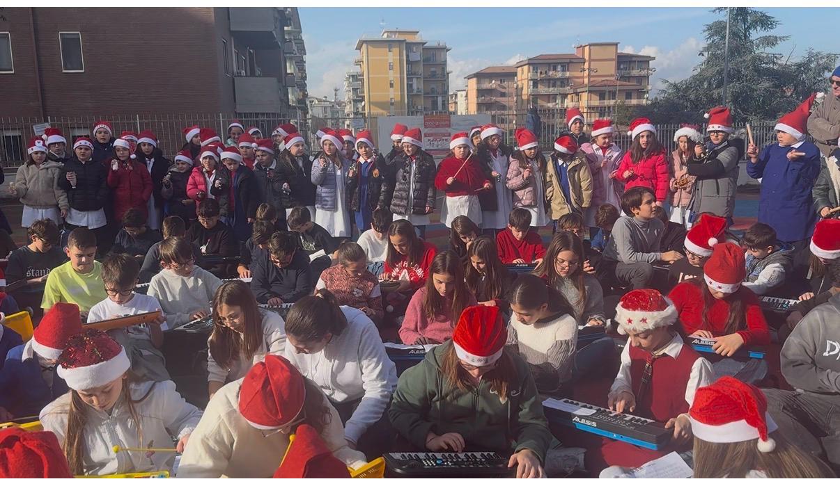 Alla scuola Sant’Angelo a Sasso il Natale diventa educazione: musica, scrittura e comunità