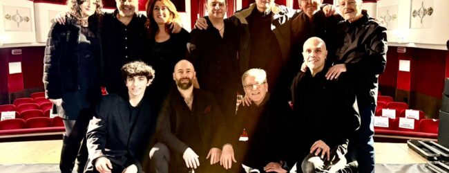 Benevento, “L’anno che verrà'” è stato un mix di emozioni: tributo a Lucio Dalla e Lucio Battisti sold-out al Teatro Comunale