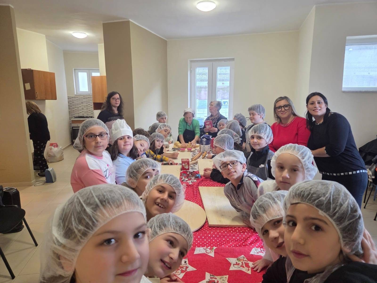 “Natale Insieme a Paupisi”: i bambini protagonisti del Laboratorio dei Biscotti di Santa Lucia