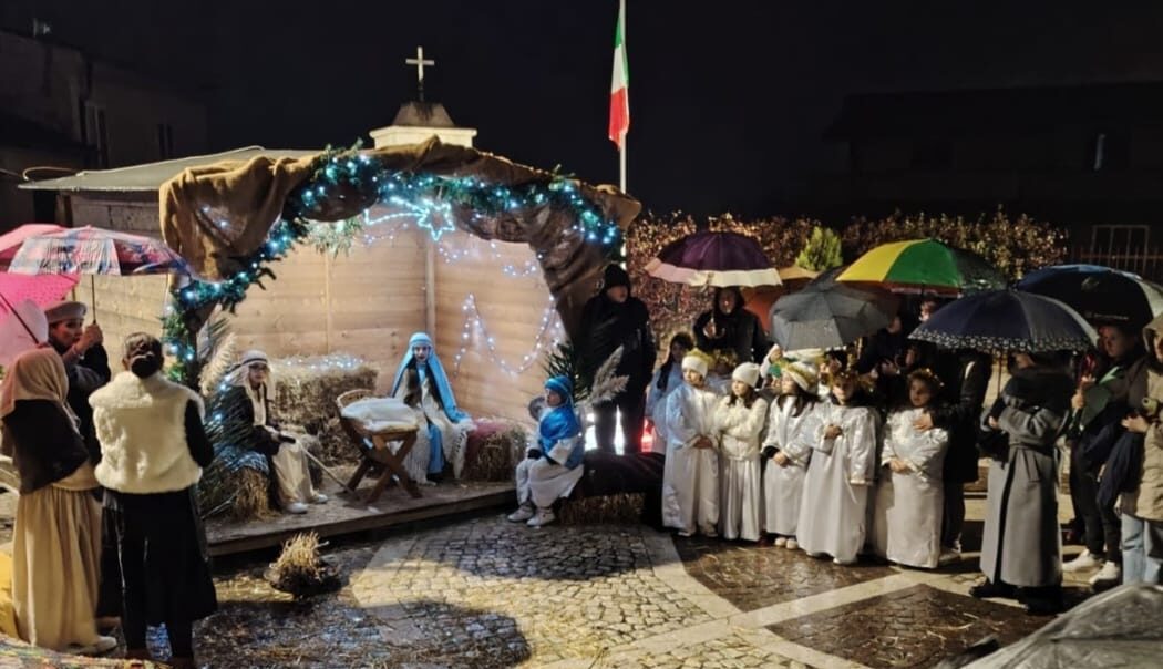 Successo per il Presepe Vivente a Perrillo organizzato dall’Istituto Comprensivo “G. Siani”di Sant’Angelo a Cupolo(BN)