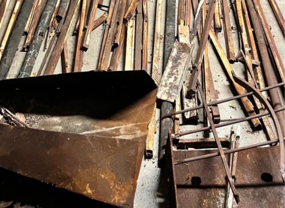 San Lorenzo Maggiore, arrestato 41enne con 400 kg di ferro rubato: tentava di rivenderlo