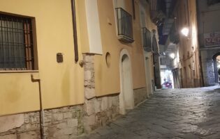 Luminarie natalizie a Benevento, Civico22: ‘”intere strade dimenticate, penalizzati commercianti e cittadini”