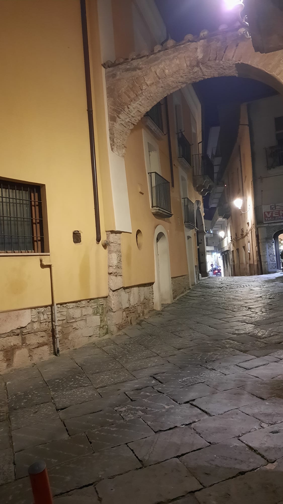 Luminarie natalizie a Benevento, Civico22: ‘”intere strade dimenticate, penalizzati commercianti e cittadini”