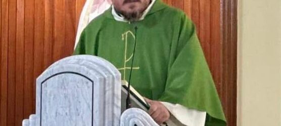 Sotto l’albero di Natale, cesti per riempire i cuori: la Parrocchia Santa Maria del Bosco sceglie la solidarietà