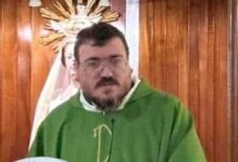 Sotto l’albero di Natale, cesti per riempire i cuori: la Parrocchia Santa Maria del Bosco sceglie la solidarietà