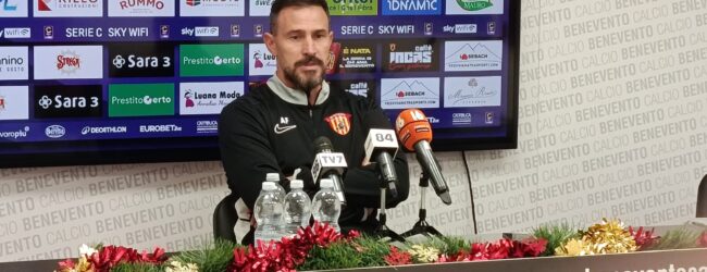 Benevento, Floro Flores: “Non dobbiamo accontentarci. Al mercato non penso, nessuno ha chiesto la cessione”