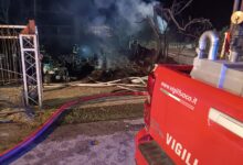 Incendio in una concessionaria a Frasso Telesino: distrutti numerosi ciclomotori