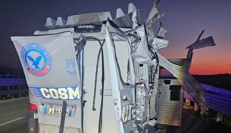 Portavalori della Cosmopol di Avellino assaltato nel Foggiano: colpo da 300mila euro