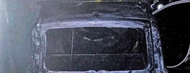 Solofra, auto in fiamme nella notte: intervento dei Vigili del Fuoco