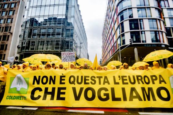 Agricoltori Coldiretti della Campania verso Bruxelles: il 18 mobilitazione Coldiretti contro le politiche folli della Commissione europea