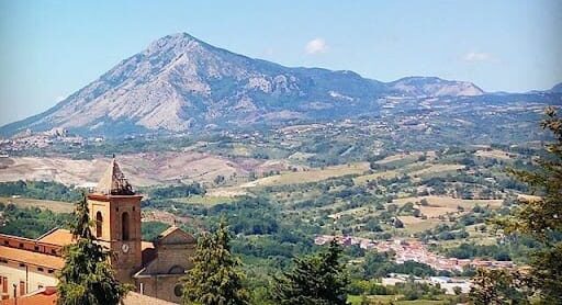 Roccabascerana, “Illumina la notte”: la rassegna natalizia entra nel vivo nel segno di Antonio Principe