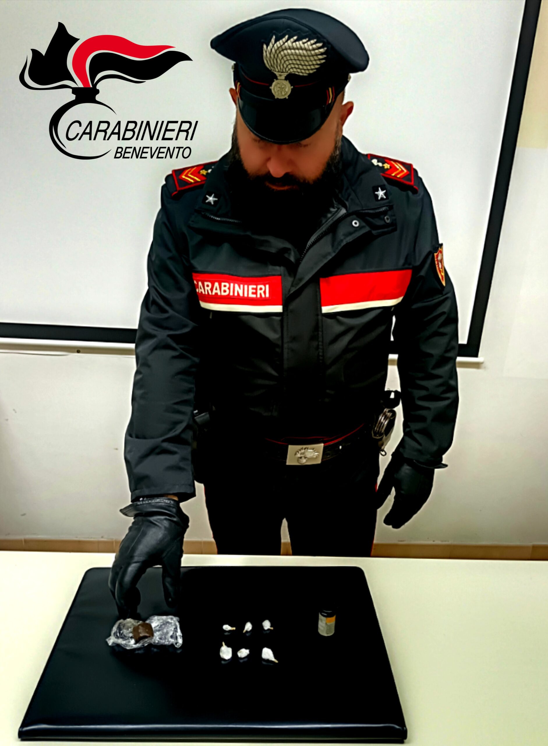 Arrestato per spaccio di droga in Val Fortore: sequestrati cocaina e hashish