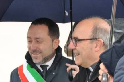“Un pastore che seminava speranza”: il sindaco di Apollosa saluta Mons. Accrocca, Vescovo di Assisi