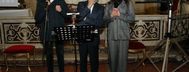 Emozionante serata per la Pace, quella che si è svolta a Montesarchio con Rino Oliva, Sabato 3 Gennaio organizzata dal Comune