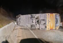 Incidente sulla Fondo Valle Isclero: pullman si ribalta, autista soccorso dai vigili del fuoco