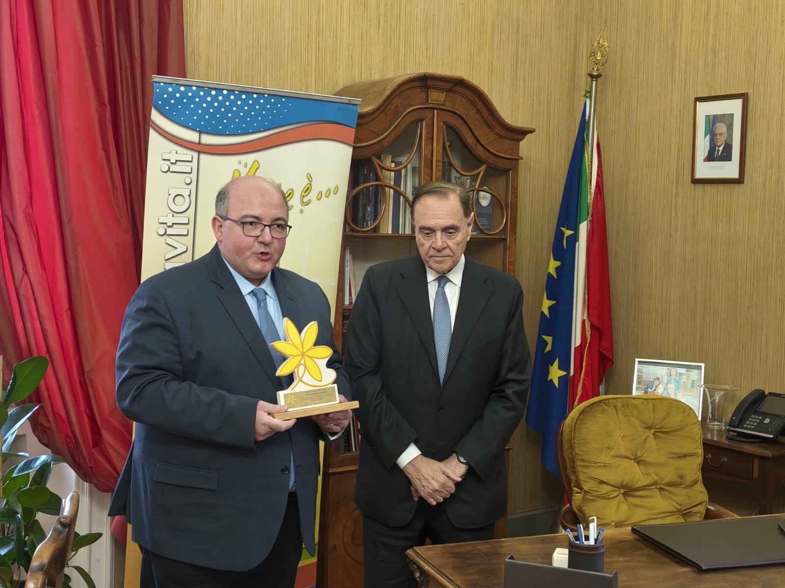 Il sindaco Mastella premiato per i 50 anni di impegno politico nelle Istituzioni 