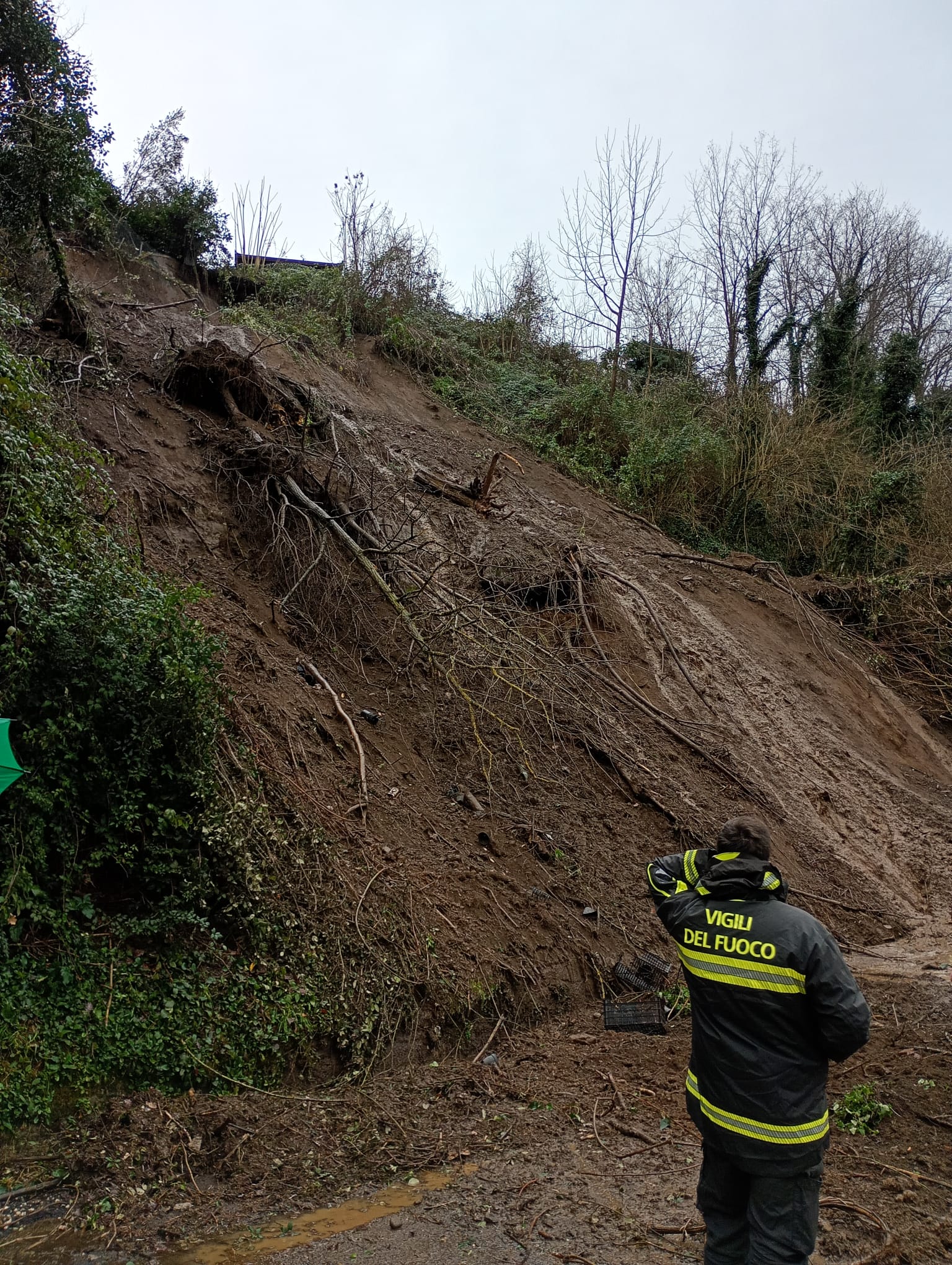 Frana sulla SP12: strada bloccata tra Pagliara e Bagnara, Vigili del Fuoco al lavoro/FOTO
