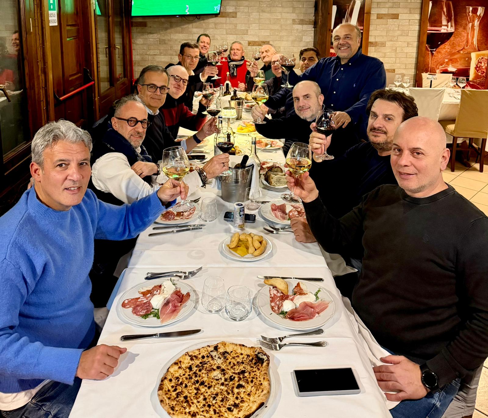 La V C si riunisce: un tuffo nel passato tra ricordi e abbracci a Benevento