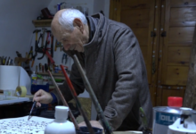 Peppe Leone e la scrittura afona: l’arte che si legge nel silenzio