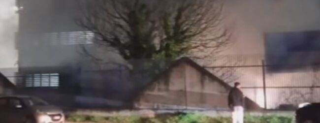 Incendio allo stabilimento Stellantis di Pratola Serra: intervento rapido dei vigili del fuoco