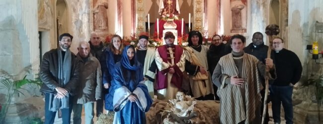 Fede e tradizione a Cervinara: il “Bacio del Bambino” celebrato in chiesa per il maltempo