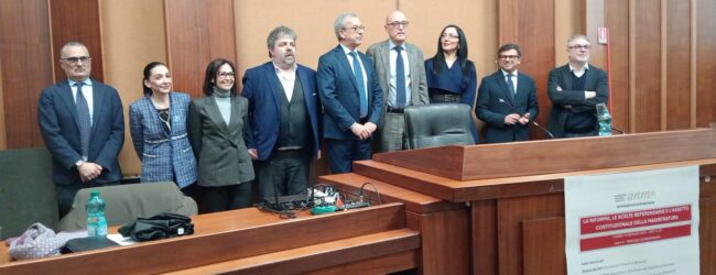 Separazione carriere giudici, si e no a confronto in Tribunale