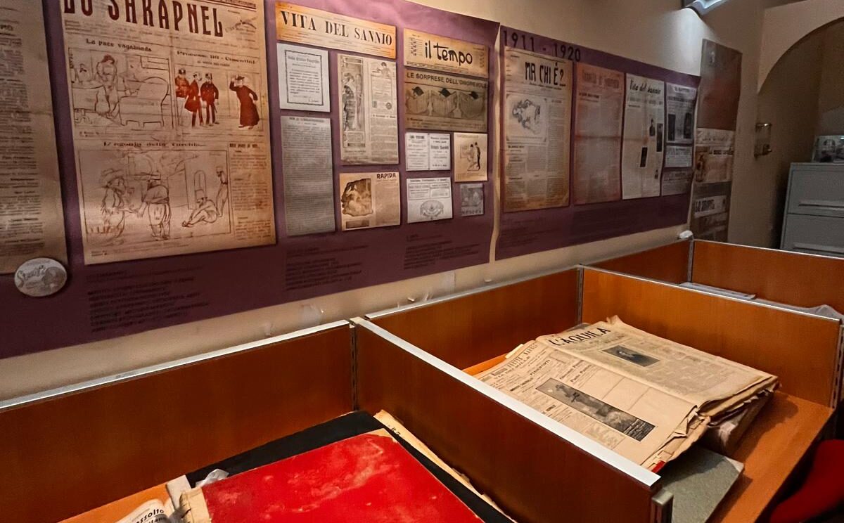 Dalla redazione all’emeroteca: gli studenti del Moscati studiano la storia della stampa locale