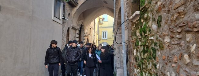 La Memoria passa per i vicoli: studenti in cammino nel quartiere ebraico