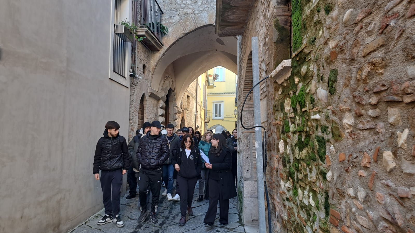 La Memoria passa per i vicoli: studenti in cammino nel quartiere ebraico