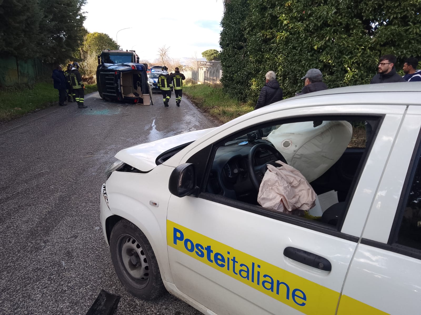 Incidente tra due auto a Contrada Piano Cappelle