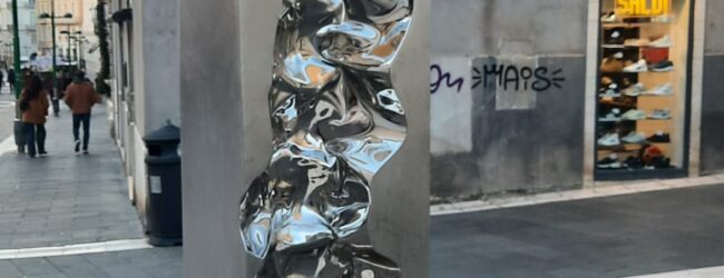 “Le opere d’arte di Xhixha a piazza Risorgimento”: la proposta di Civico22 per valorizzare lo spazio