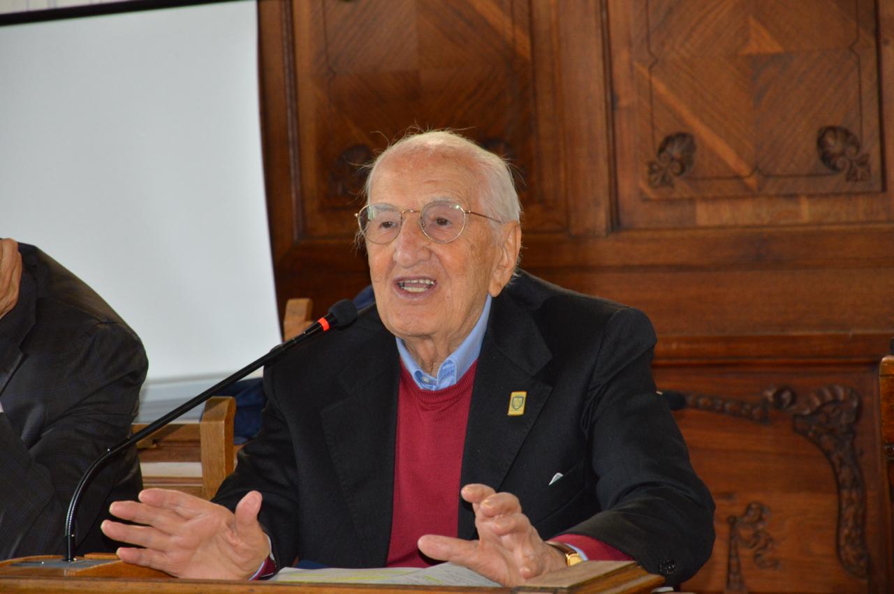 Lombardi: addio al prof. Angelo Fuschetto, intellettuale e amante della sua terra”