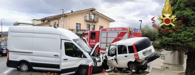 Avellino, Vigili del Fuoco impegnati in tre incidenti stradali in provincia