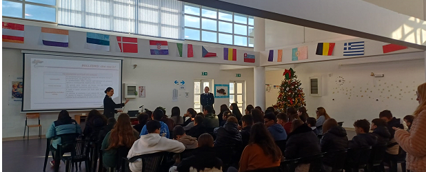 I Carabinieri proseguono il ciclo di incontri sulla legalità nelle scuole: ieri all’Istituto IC Bosco Lucarelli grande partecipazione di 70 studenti delle terze classi