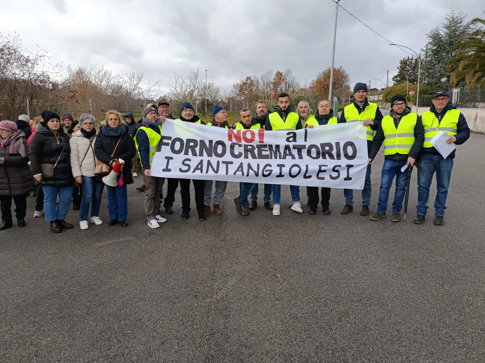 Forno crematorio a Pietradefusi, le aziende agricole dicono no: “Rischio per salute e produzioni”