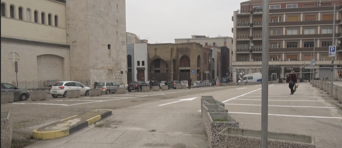 Piazza Orsini, disco orario fino a metà febbraio