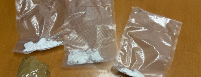 Benevento, arrestato 35enne: sequestrati cocaina, hashish e 26mila euro