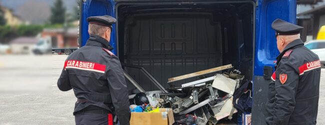 Avellino: sorpresi a rubare in un immobile, i Carabinieri arrestano 2 persone   