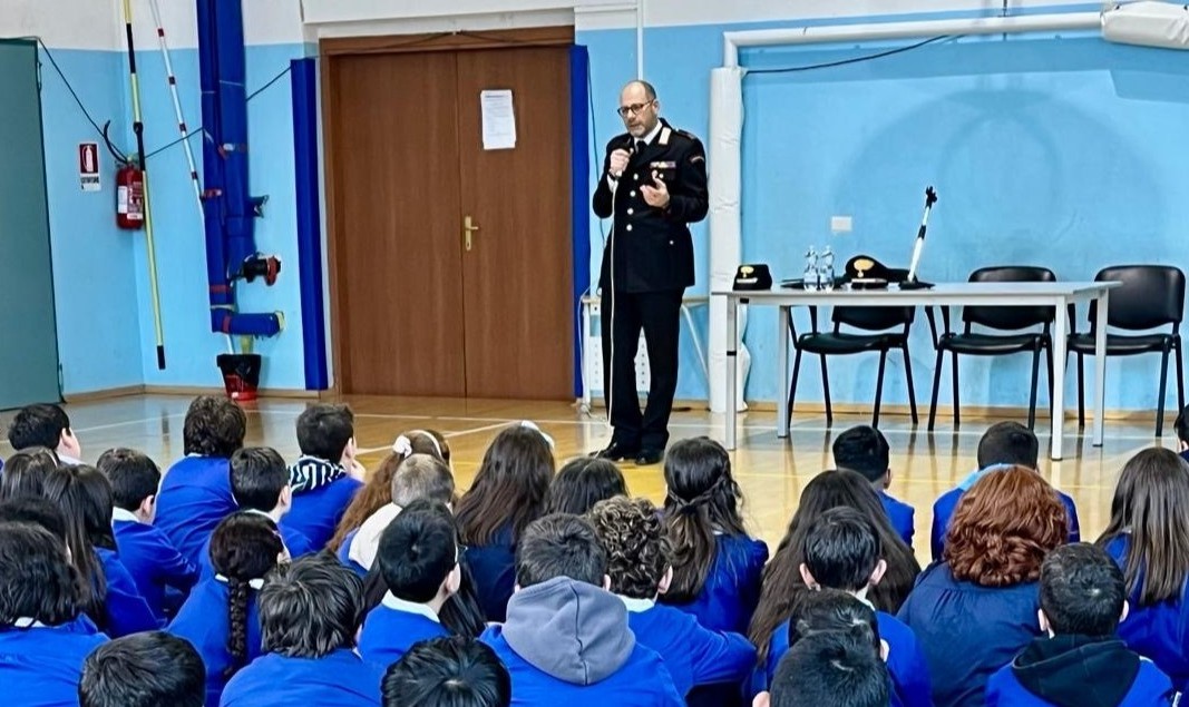 Carabinieri del Comando Provinciale di Avellino proseguono gli incontri di prossimità con studenti e anziani