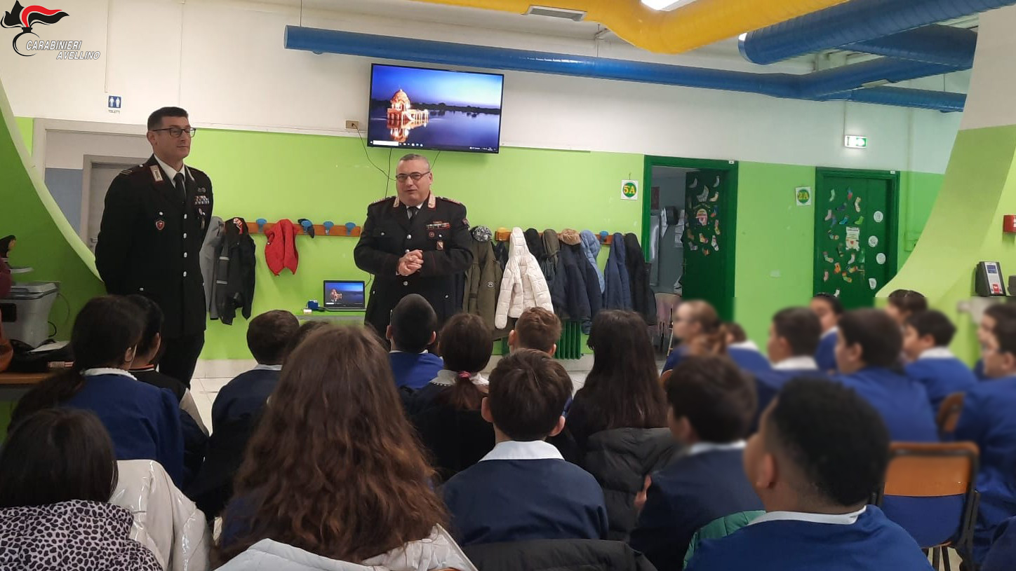 Cultura della Legalità: I Carabinieri incontrano gli studenti a Forino e ad Avella 