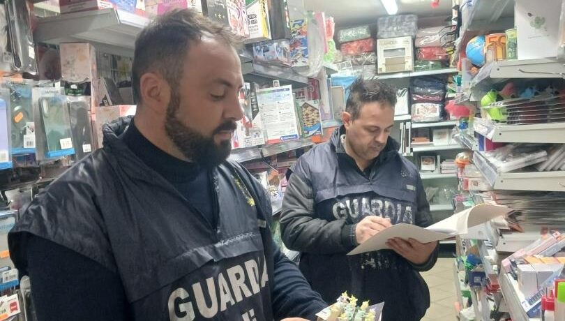 Guardia di Finanza Benevento, controlli per il Carnevale: sequestrati numerosi articoli non conformi agli standard di sicurezza