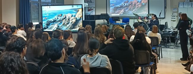 Istituzioni e Scuola insieme contro violenza e droga